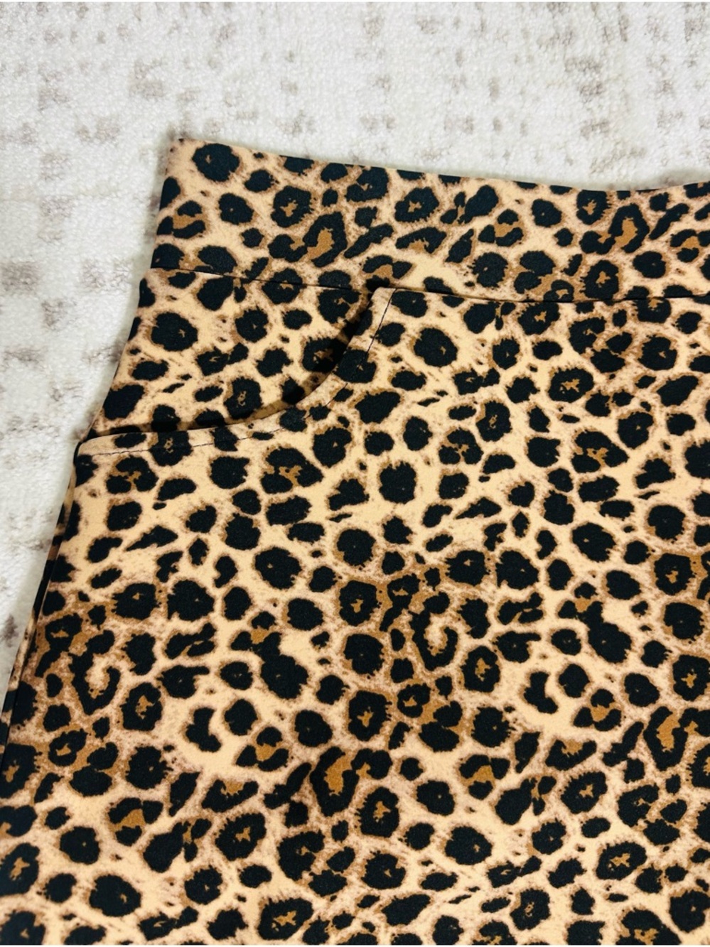 Leopard Print High-Waist Pencil Skirt - Black/Beige - Picture 7 of 9